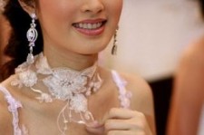 广西人妖皇后(中国富豪娶人妖皇后)