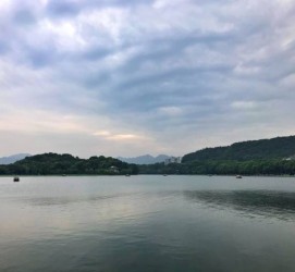 广西杭州自助游(杭州自助游旅游攻略)
