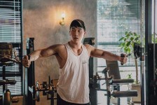 广西肌肉男模(肌肉男模板)