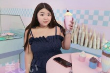 广西胖模(胖模特穿衣搭配图片)