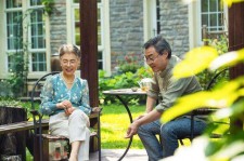 广西坦言带老伴游遍中国(我和老伴去旅游)