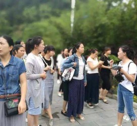 广西中国的曲男伴游的简单介绍