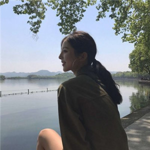 广西私人伴游网带你看到天际，白色盐湖无际，蓝色天空无边