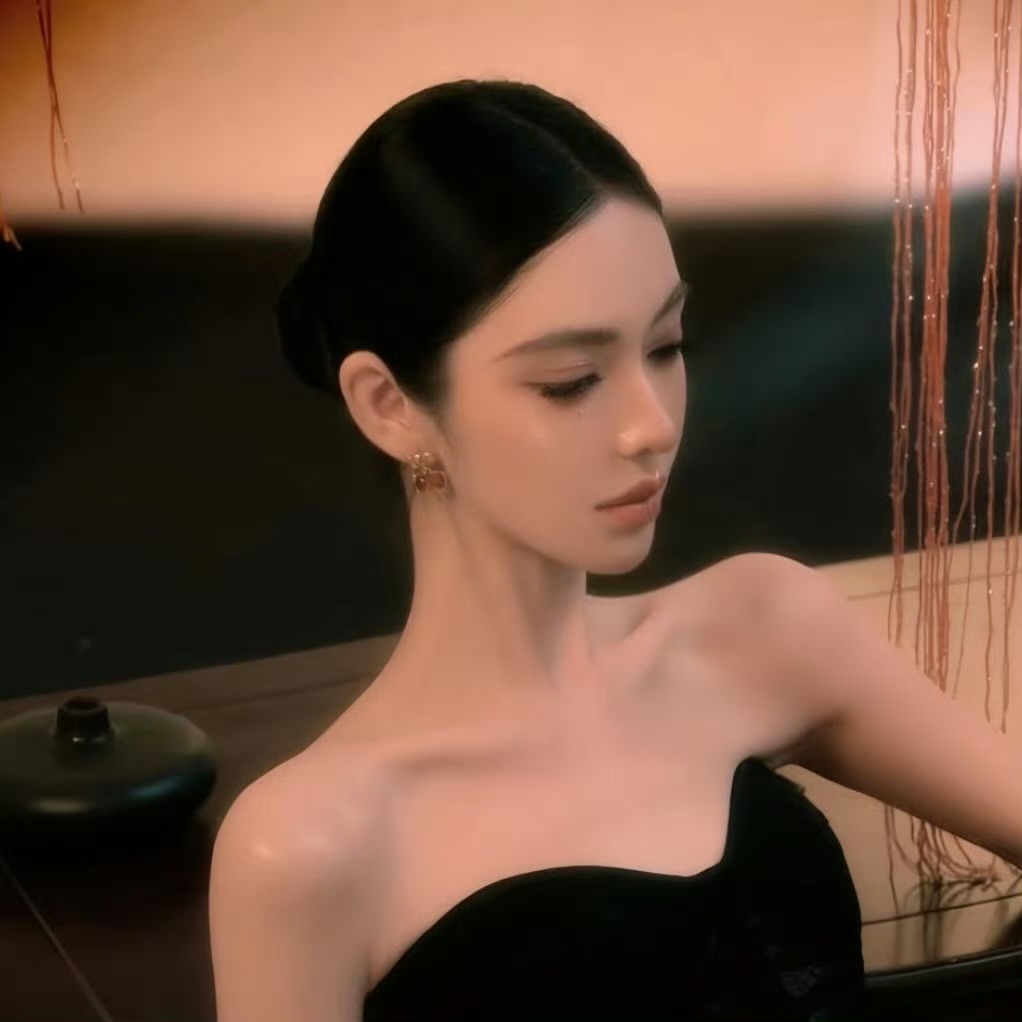 广西伴游女生 | Emily的资料